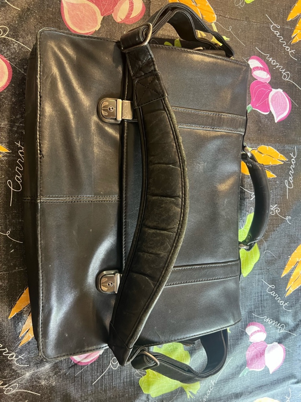 Kenneth Cole Black Leather Organizer Pouch